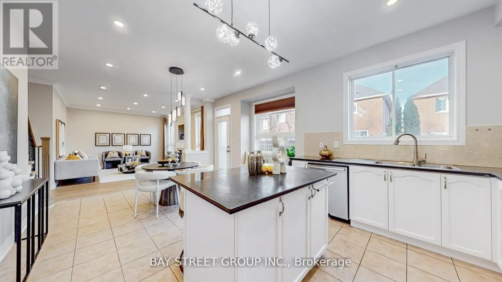 2292 BLUE OAK CIRCLE
