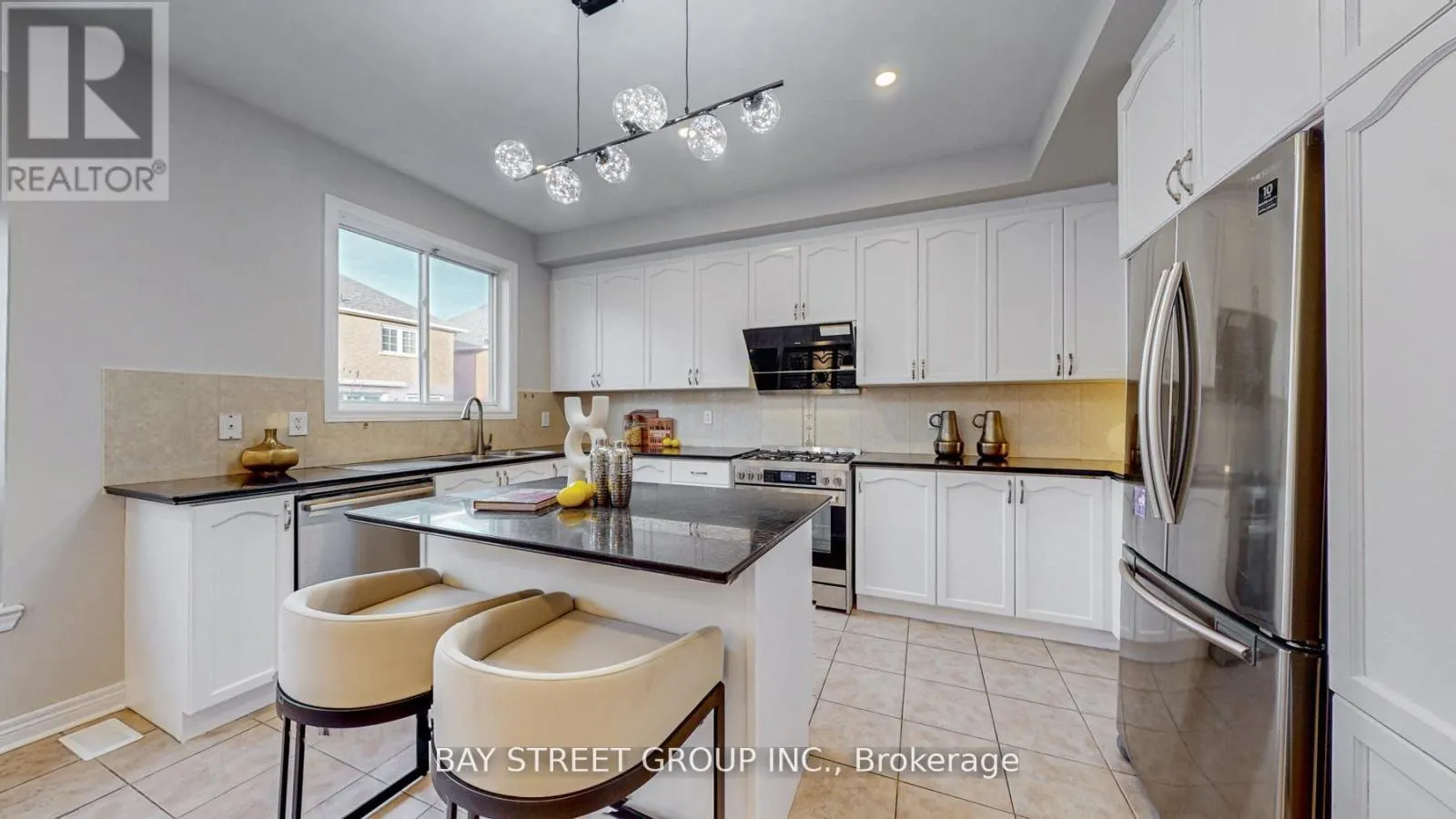 2292 BLUE OAK CIRCLE