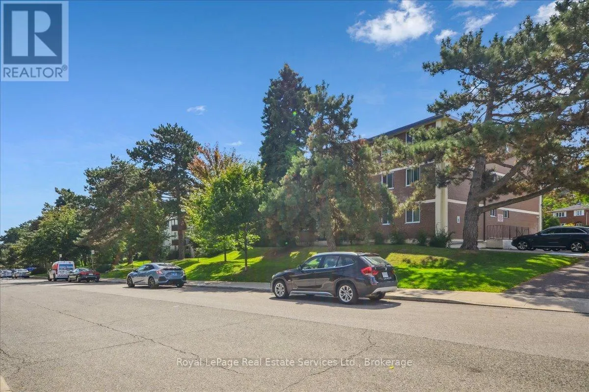 203 - 100 COE HILL DRIVE, #203