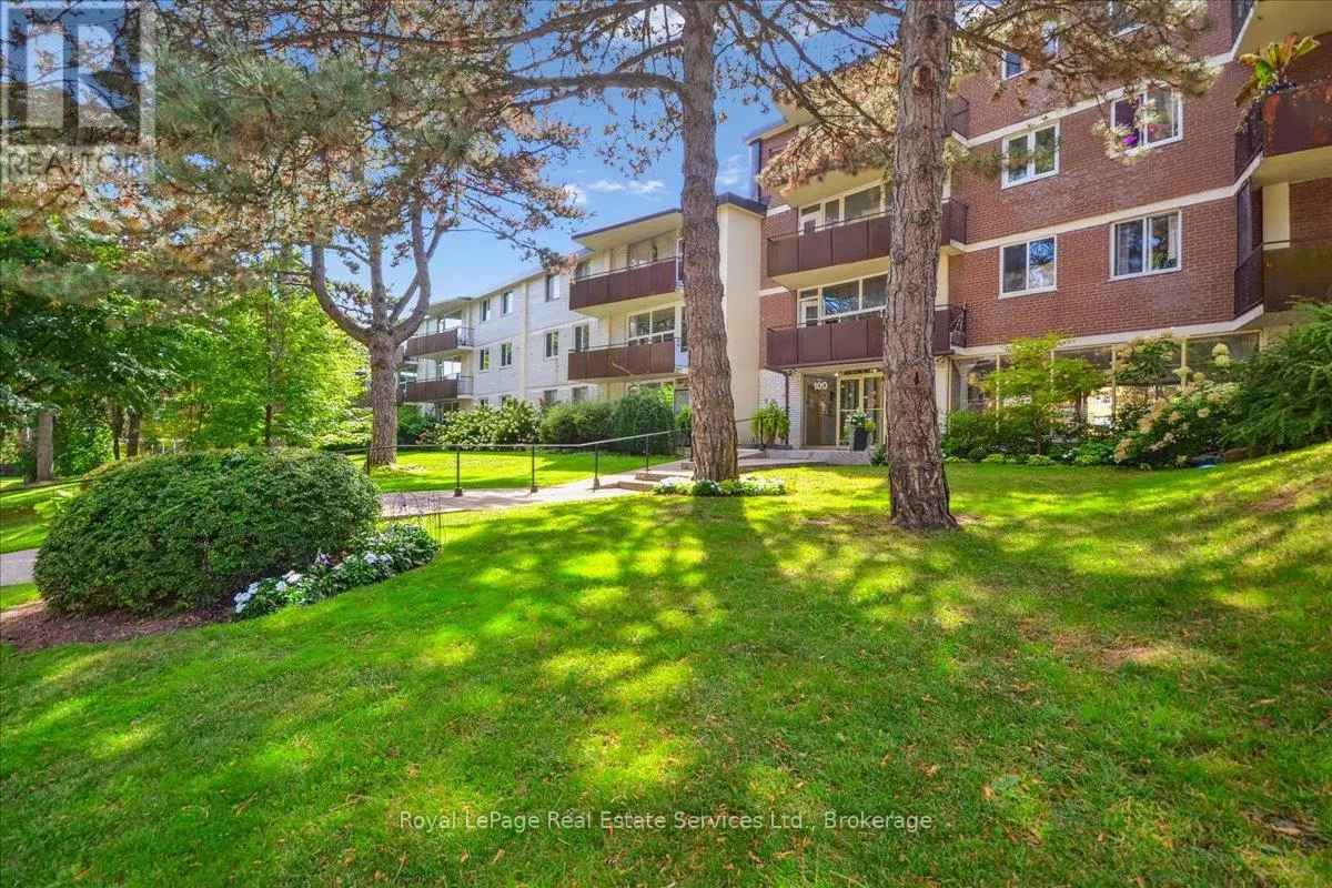 203 - 100 COE HILL DRIVE, #203