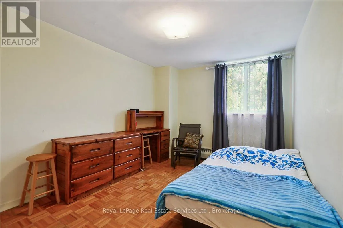 203 - 100 COE HILL DRIVE, #203