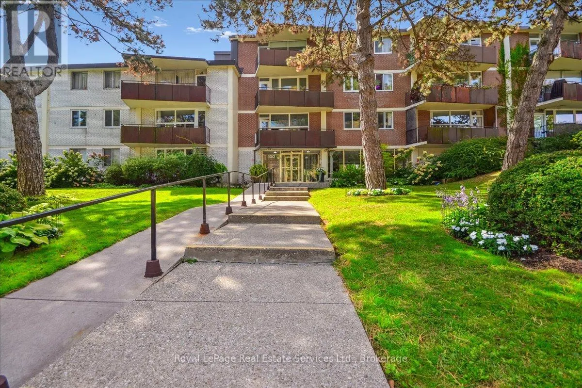 203 - 100 COE HILL DRIVE, #203