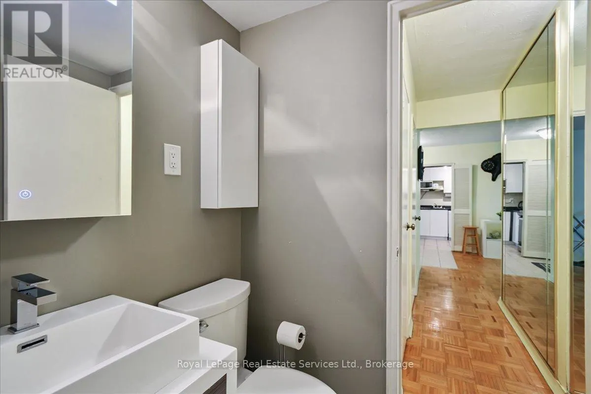 203 - 100 COE HILL DRIVE, #203