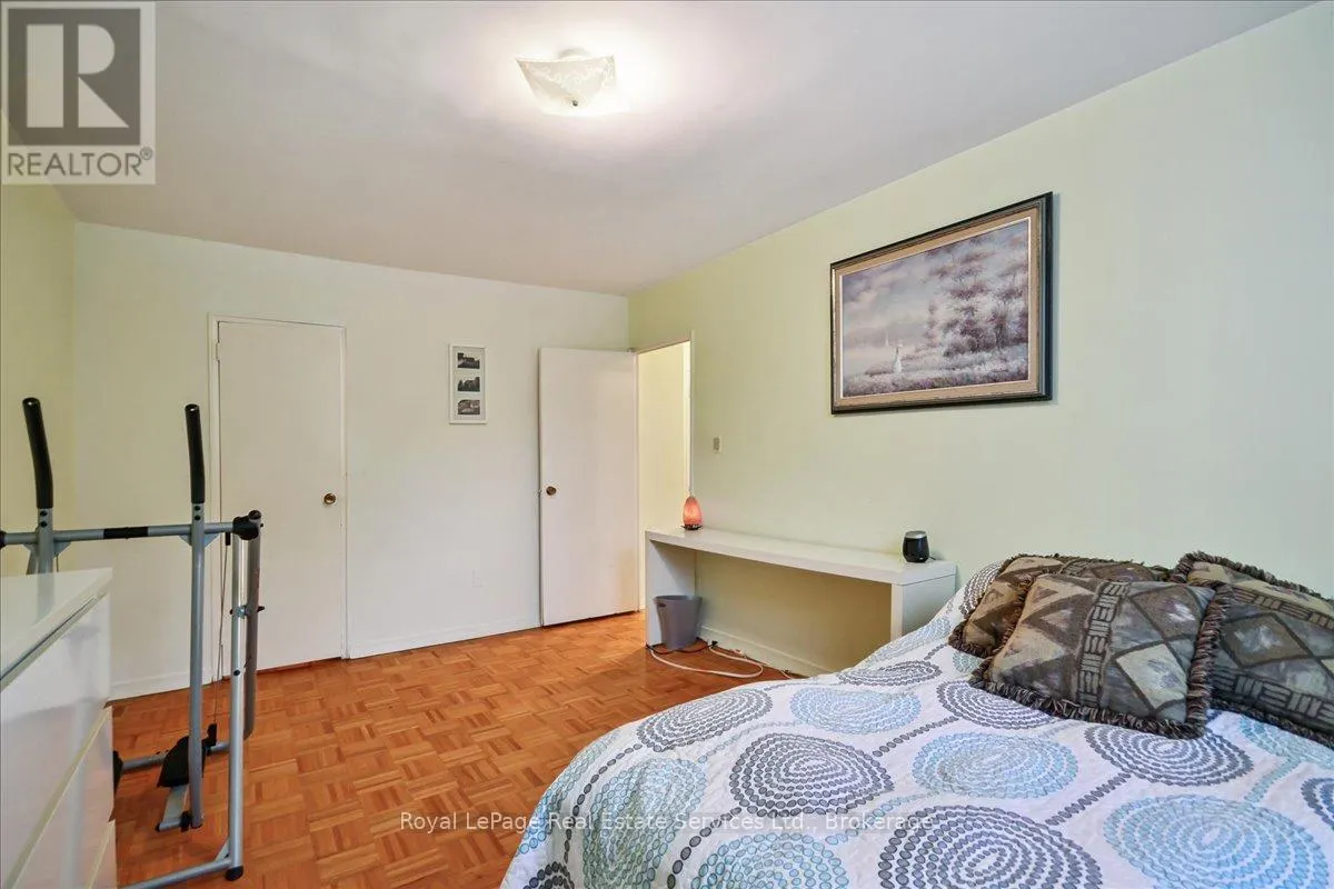 203 - 100 COE HILL DRIVE, #203
