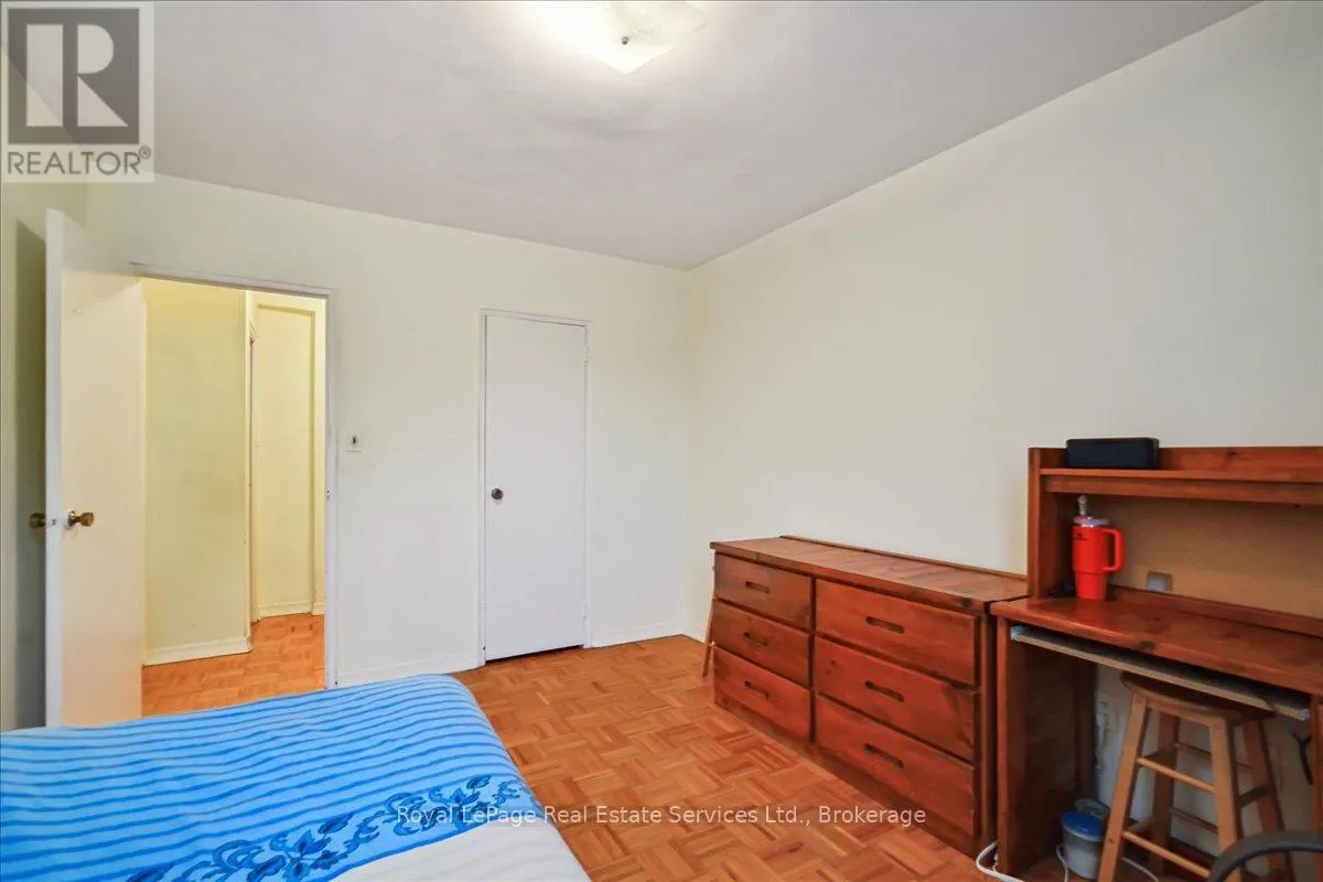 203 - 100 COE HILL DRIVE, #203