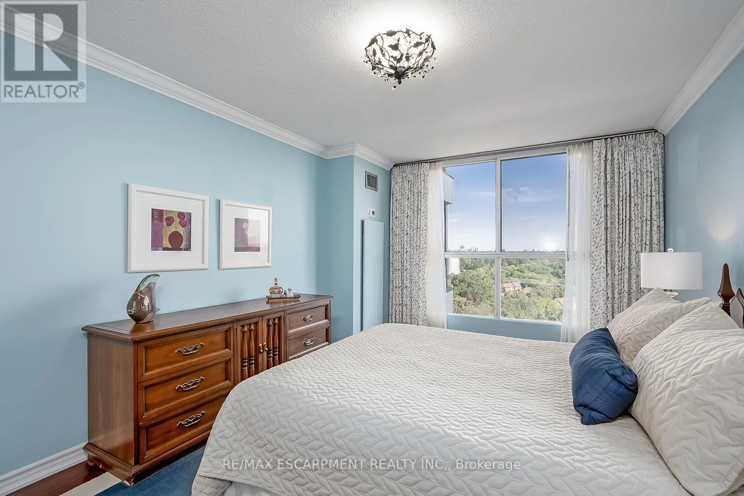 PH105 - 1271 WALDEN CIRCLE