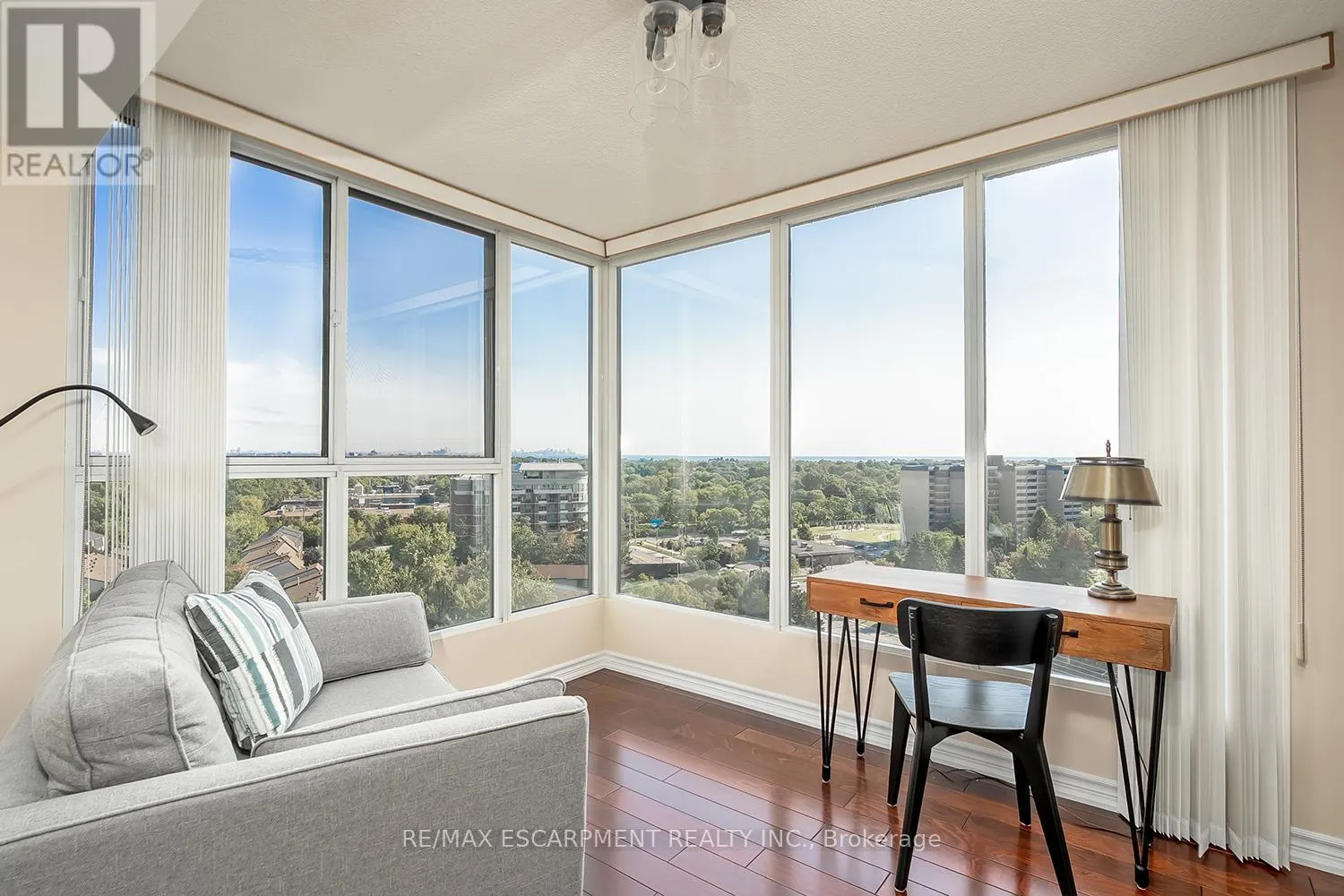 PH105 - 1271 WALDEN CIRCLE