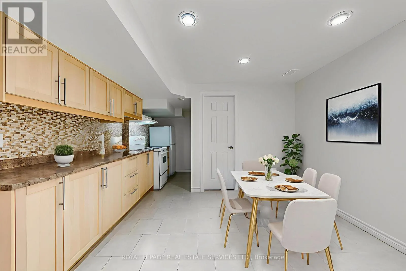 1366 FIELDCREST LANE