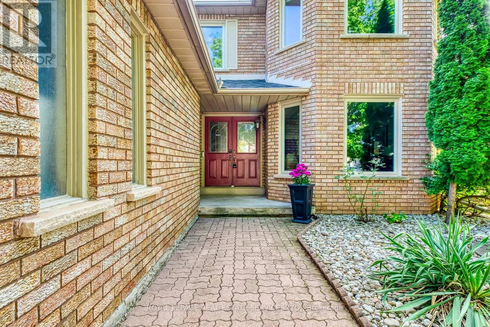 1366 FIELDCREST LANE