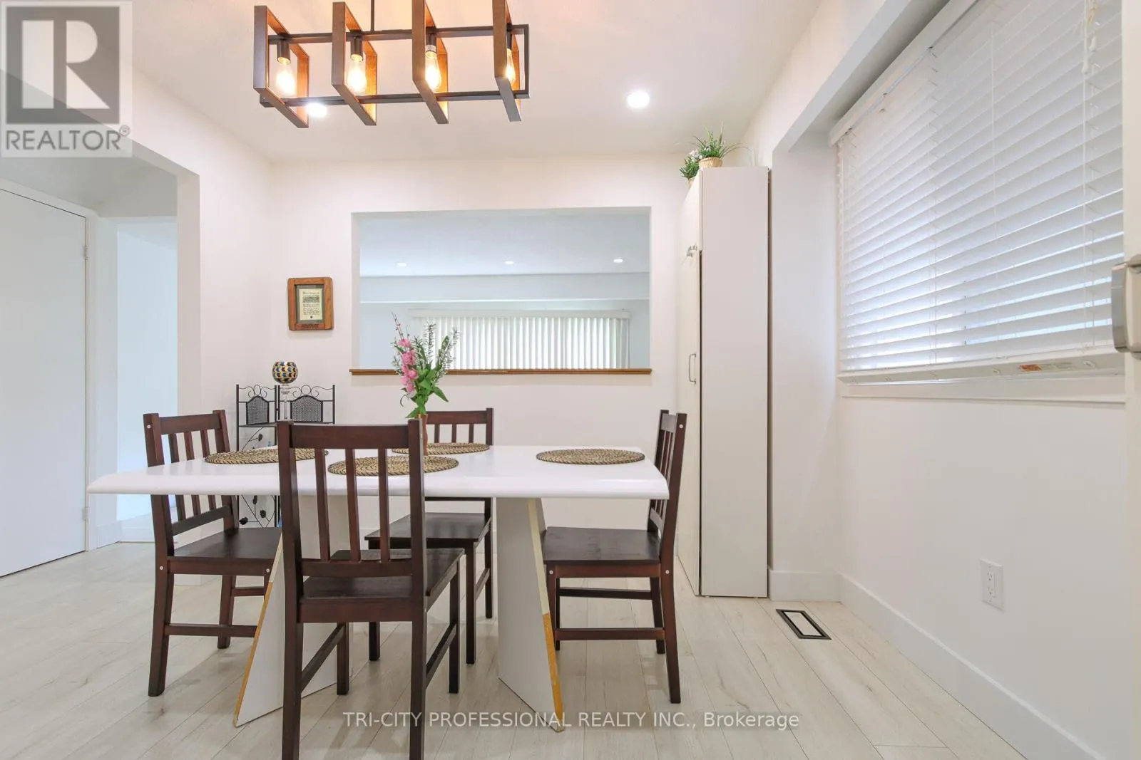 16 MANGROVE ROAD