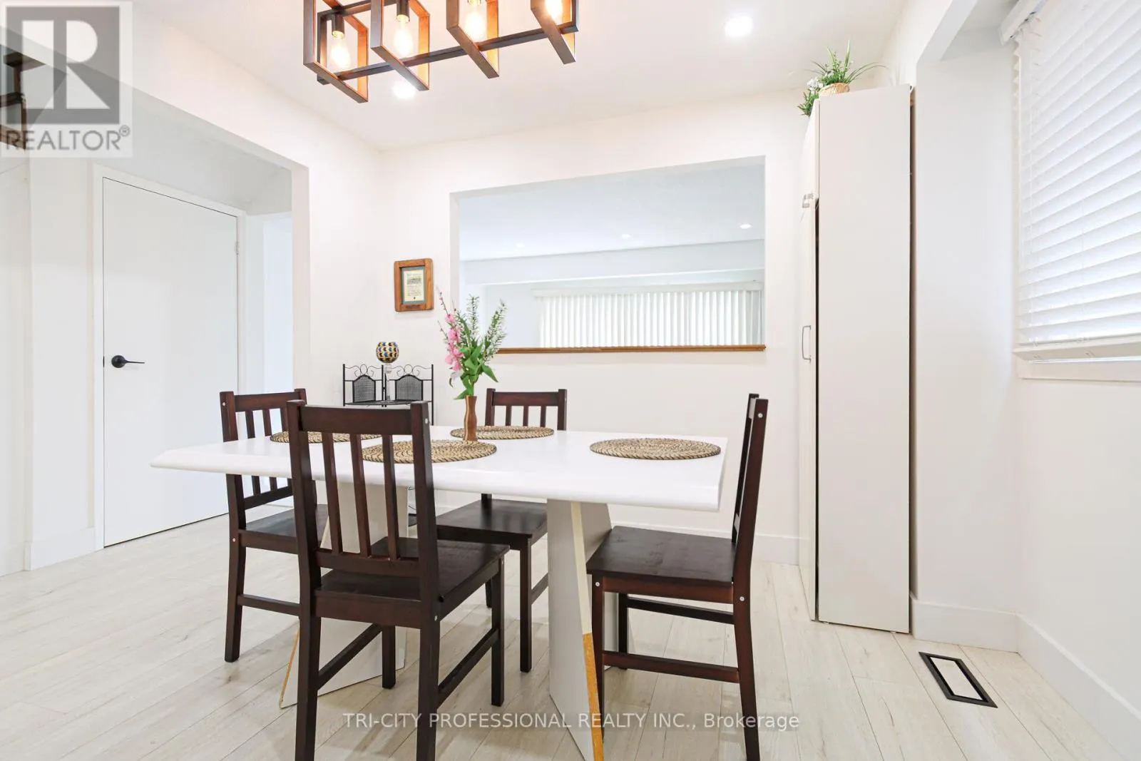 16 MANGROVE ROAD