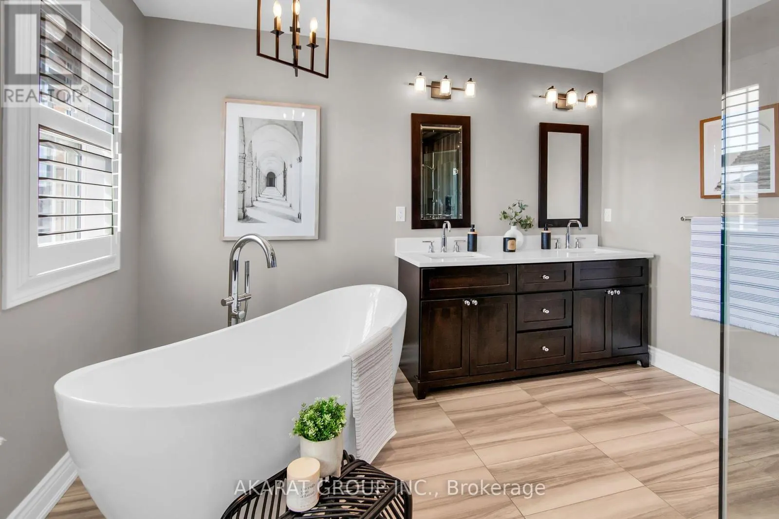 2113 DALECROFT CRESCENT