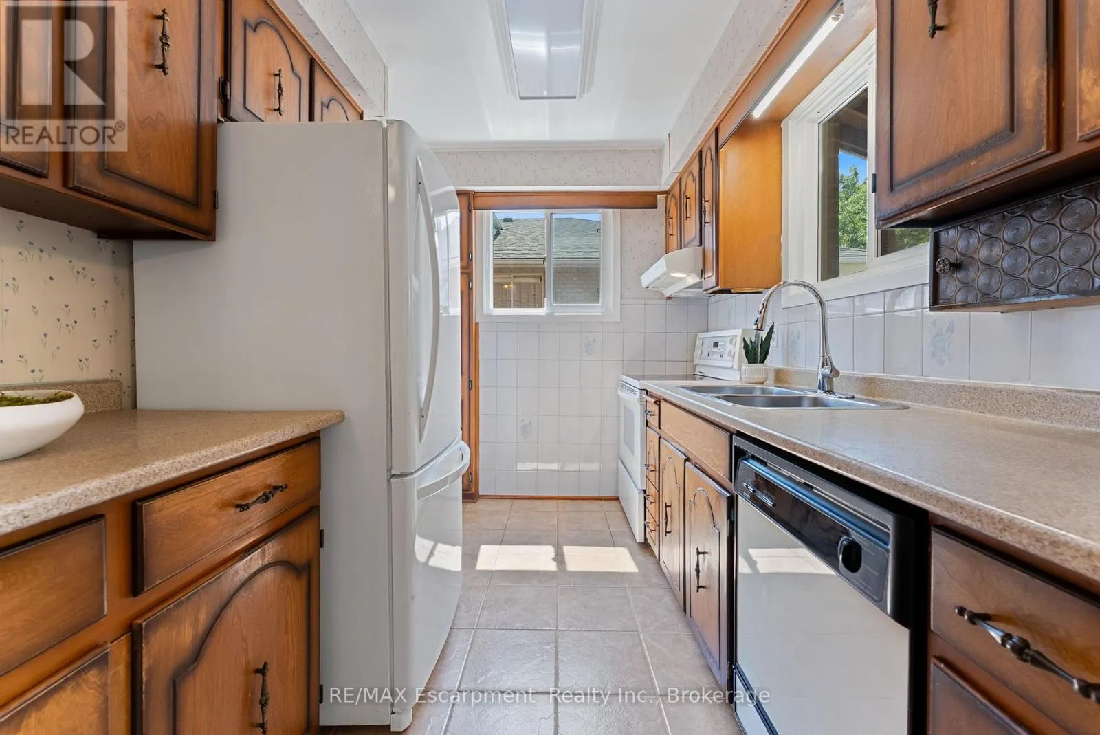 1610 HOBBS CRESCENT