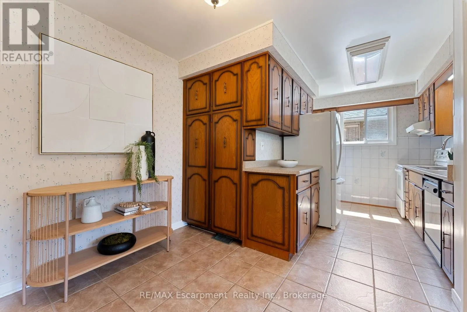 1610 HOBBS CRESCENT