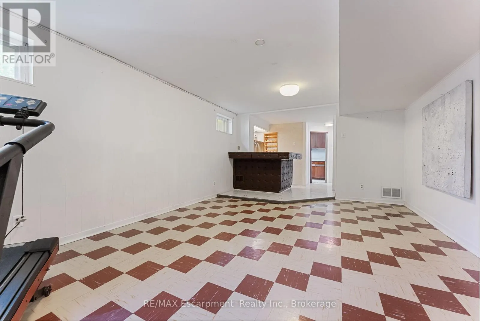 1610 HOBBS CRESCENT