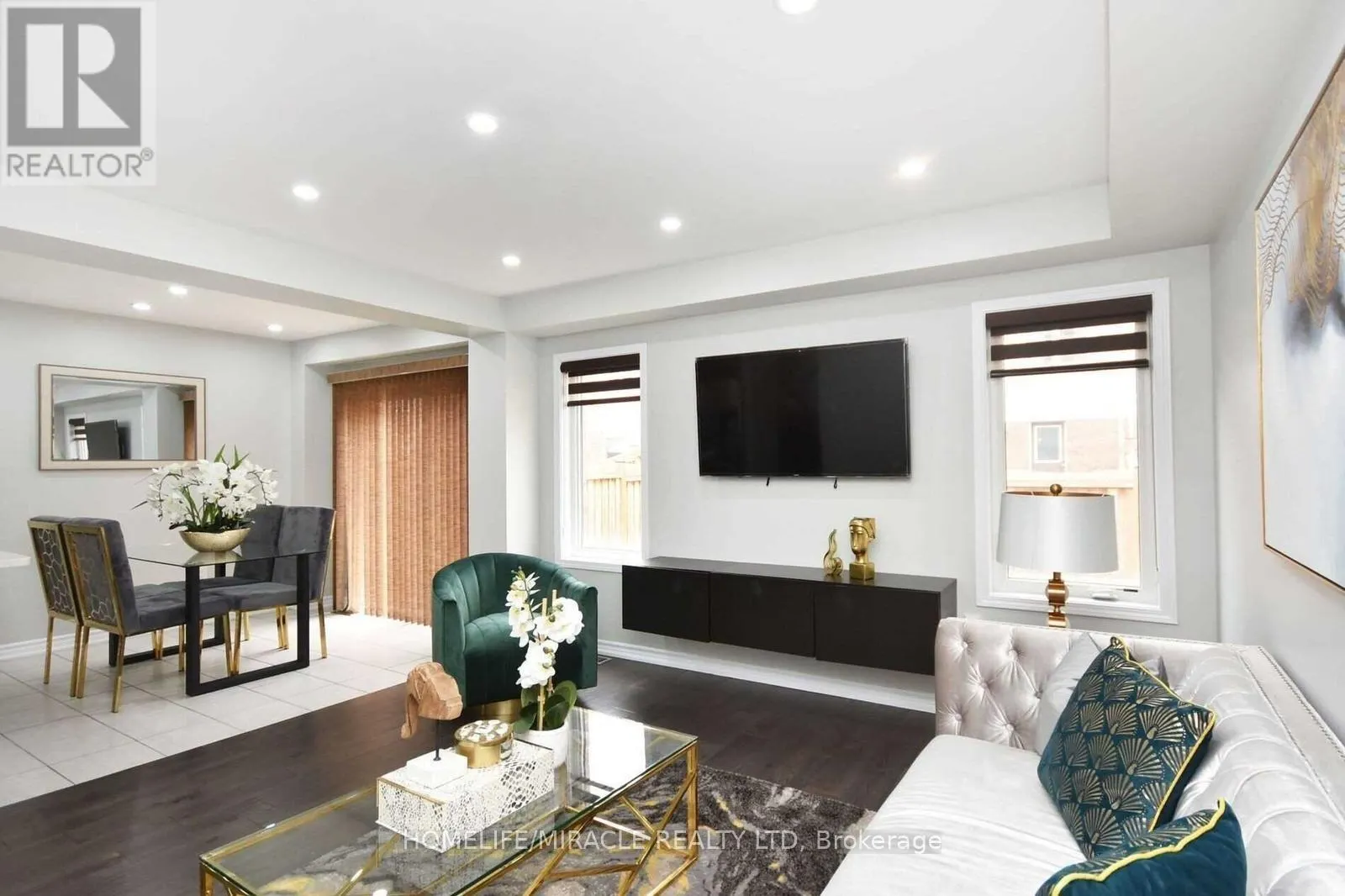 11 BANNISTER CRESCENT