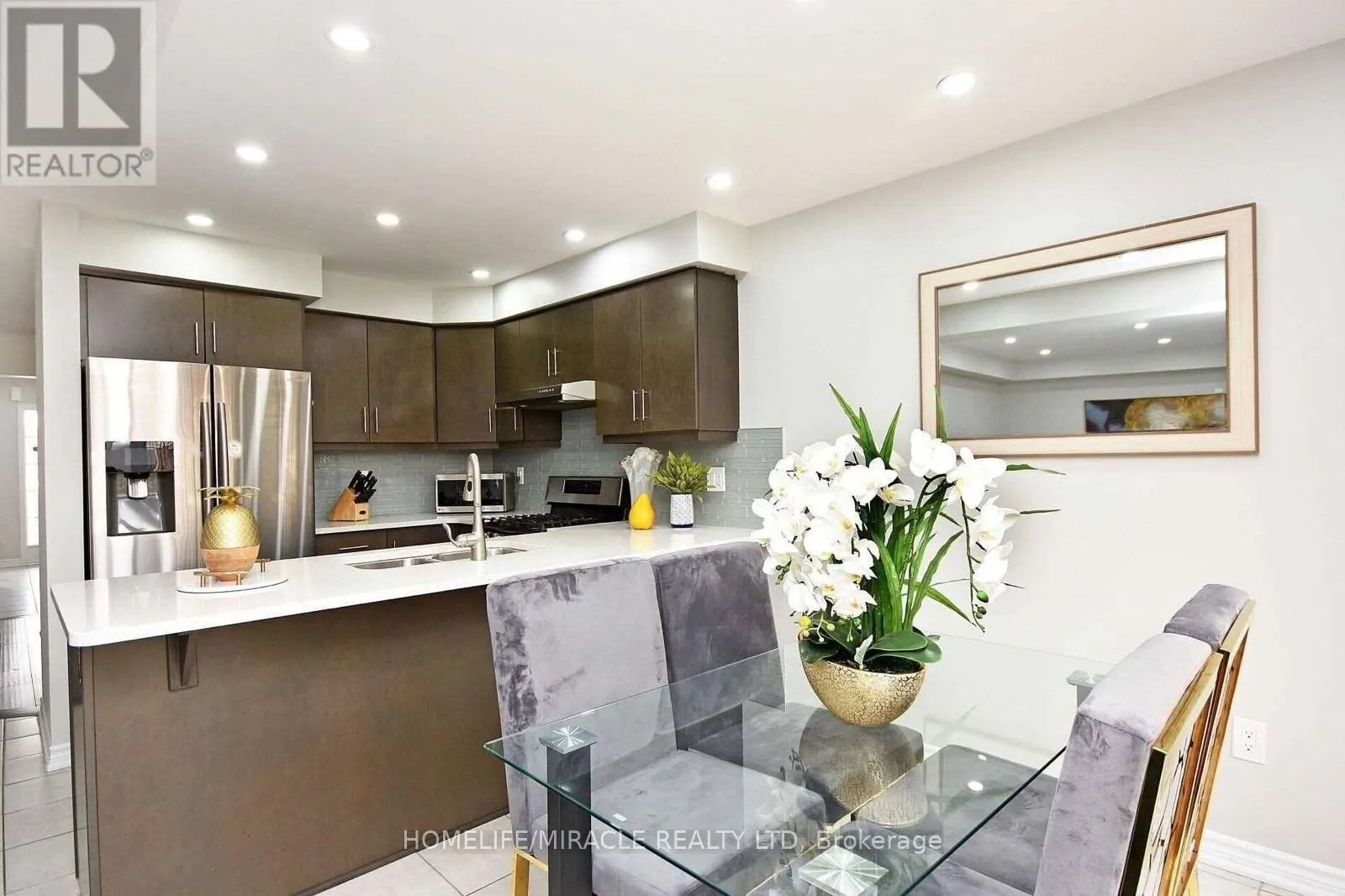 11 BANNISTER CRESCENT