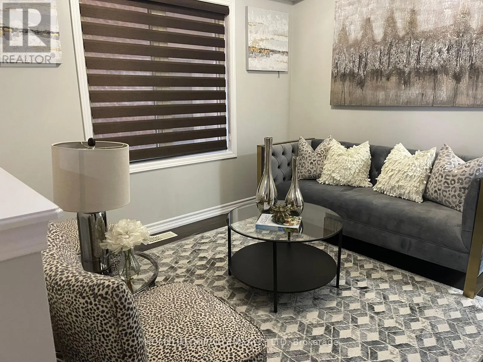 11 BANNISTER CRESCENT