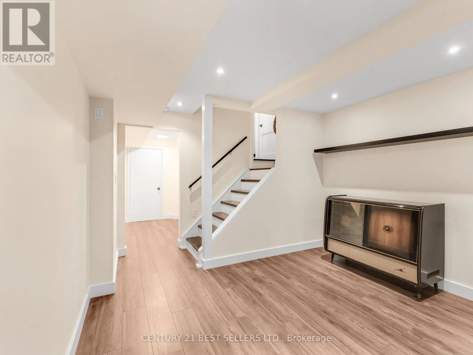 643 PORTER WAY