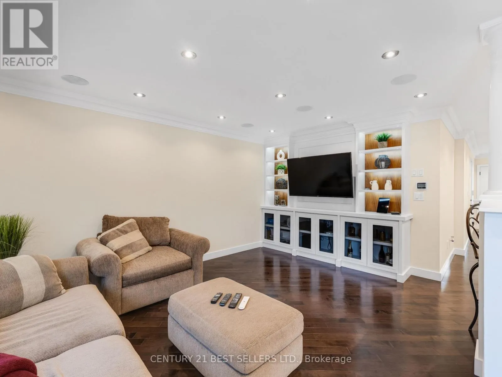 643 PORTER WAY