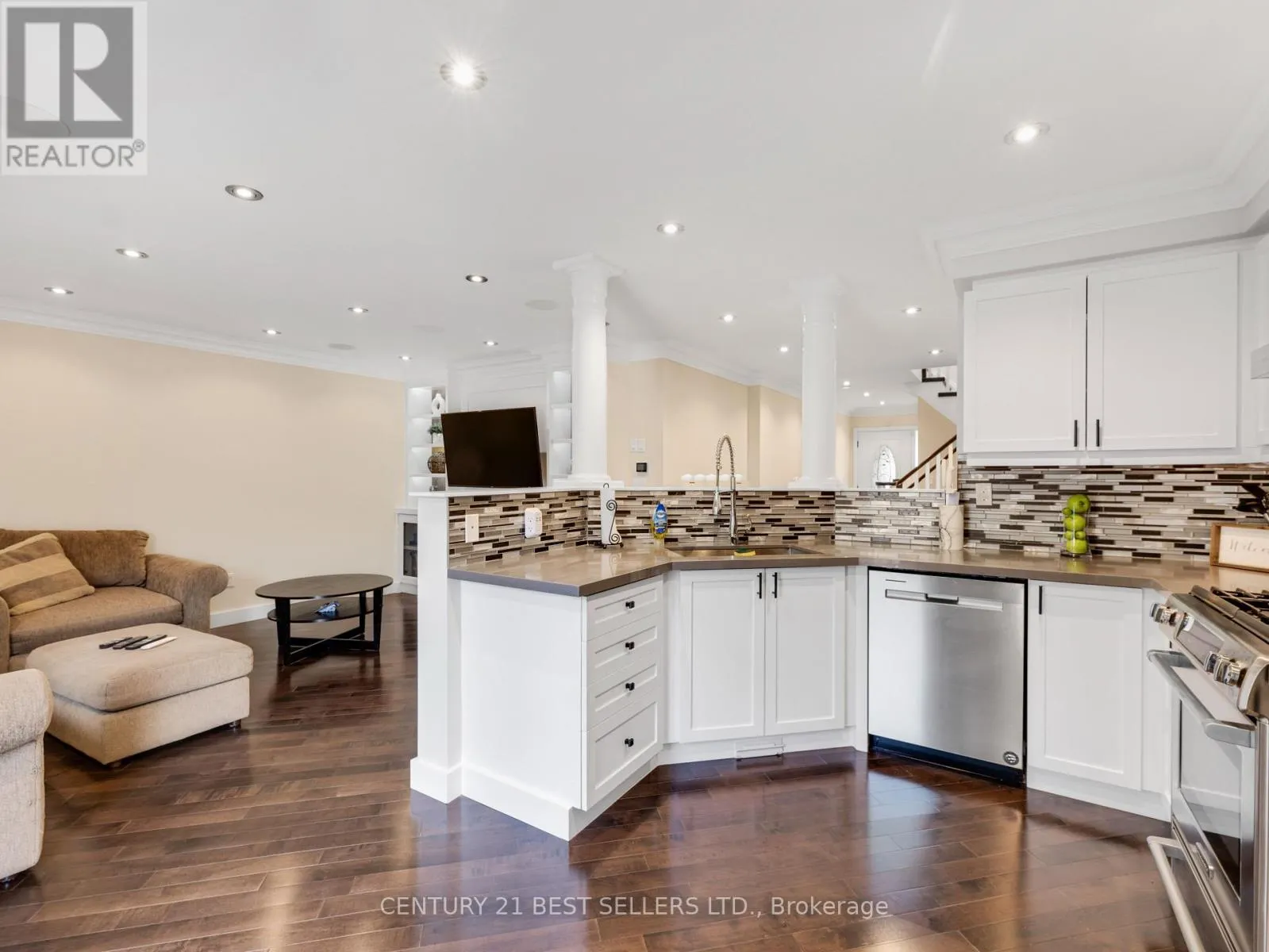 643 PORTER WAY