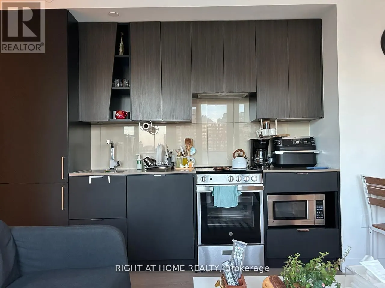 1203 - 3883 QUARTZ ROAD