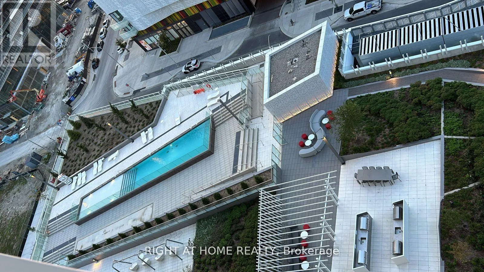1203 - 3883 QUARTZ ROAD