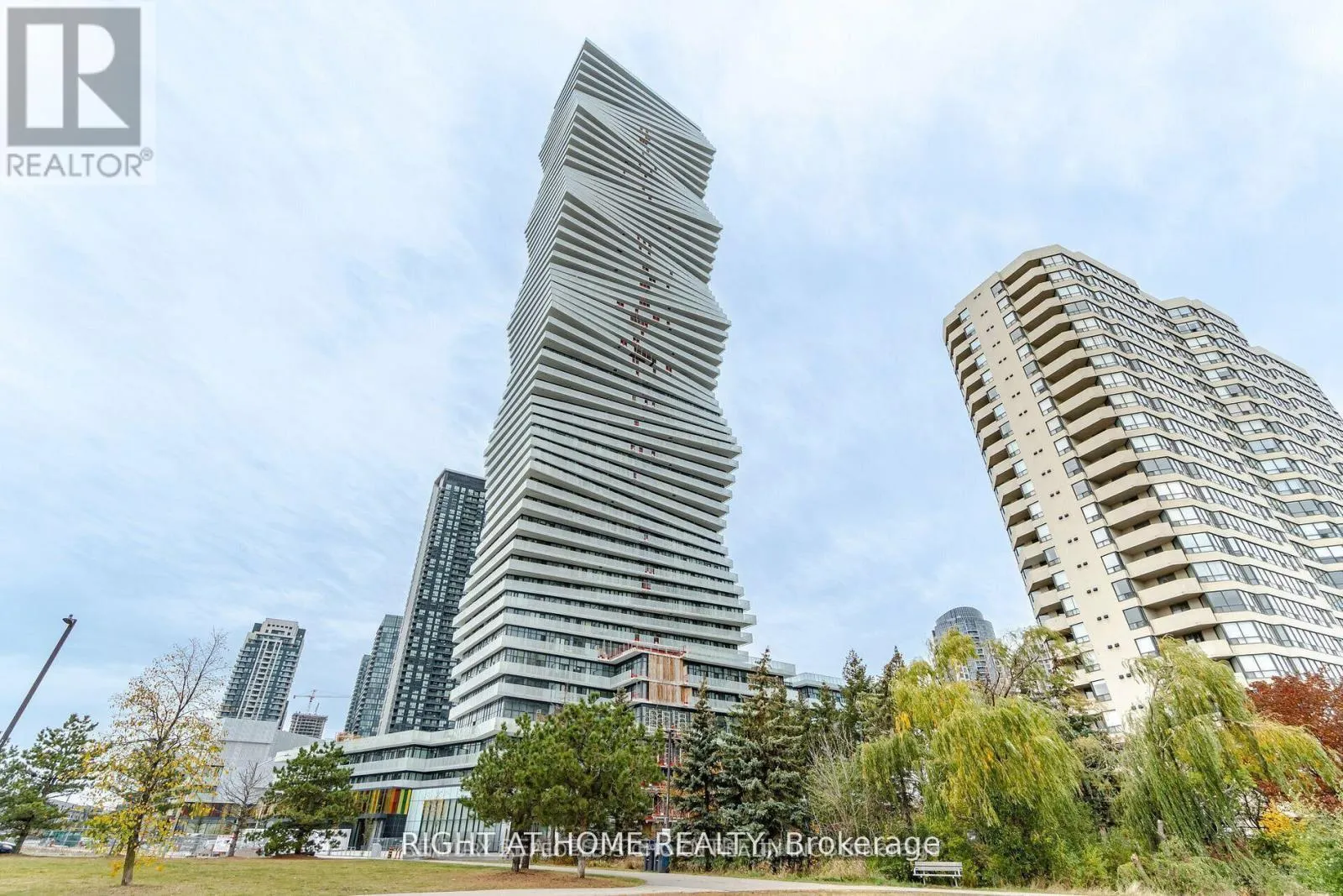 1203 - 3883 QUARTZ ROAD