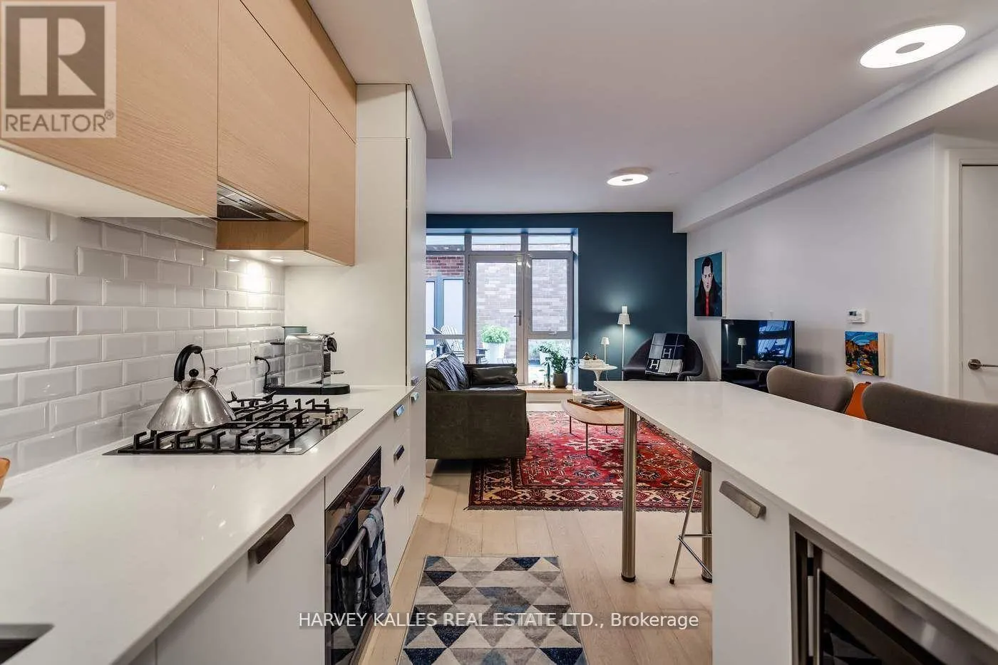 C-105 - 243 PERTH AVENUE