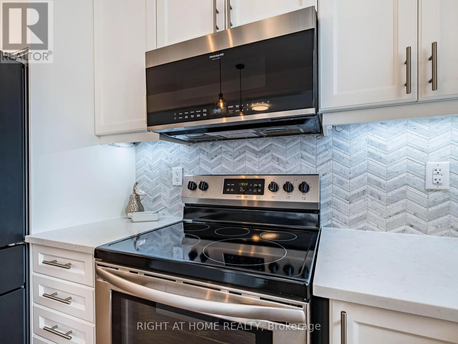 531 BELLFLOWER COURT