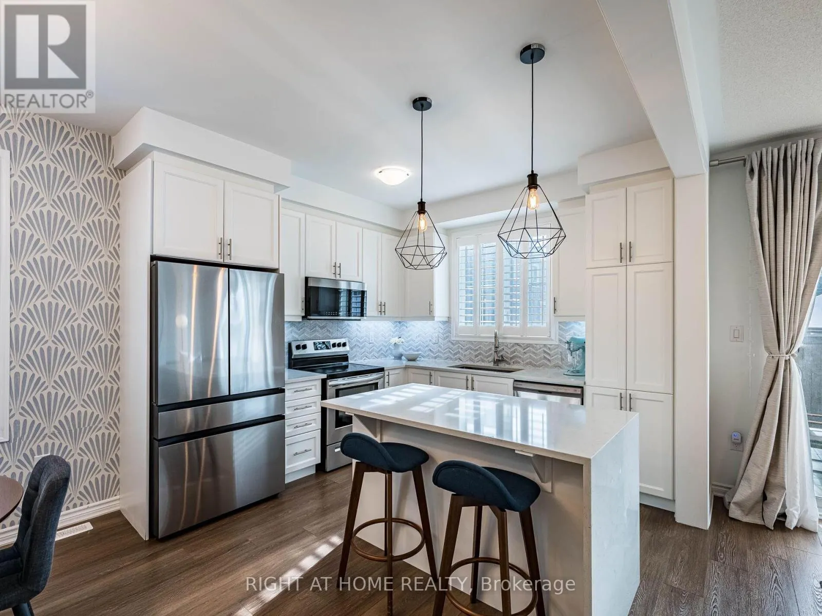 531 BELLFLOWER COURT