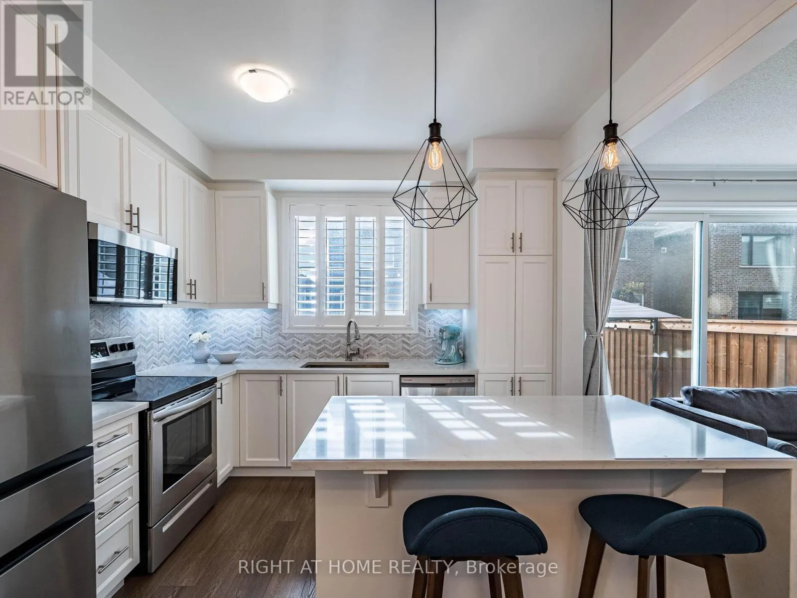 531 BELLFLOWER COURT
