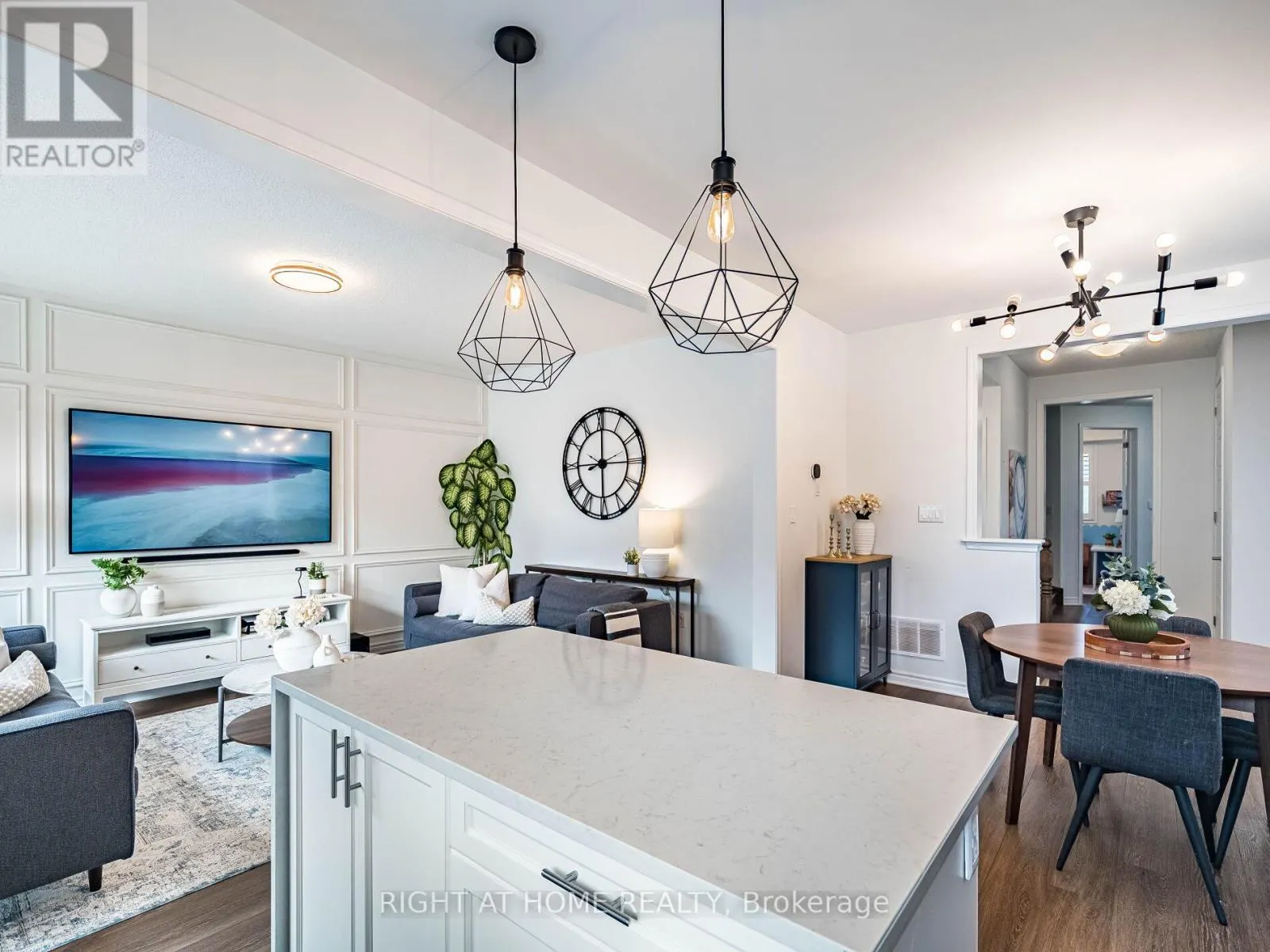 531 BELLFLOWER COURT