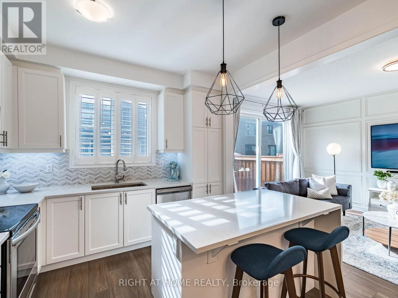 531 BELLFLOWER COURT