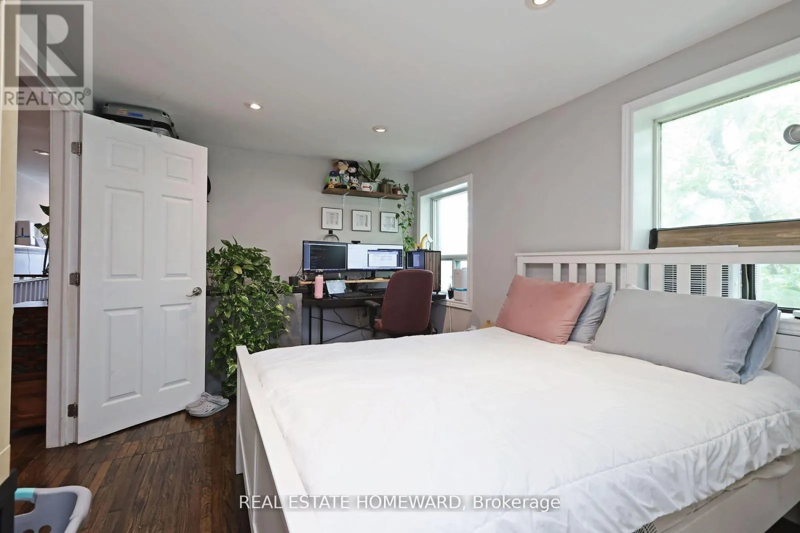 156 ROYAL YORK ROAD