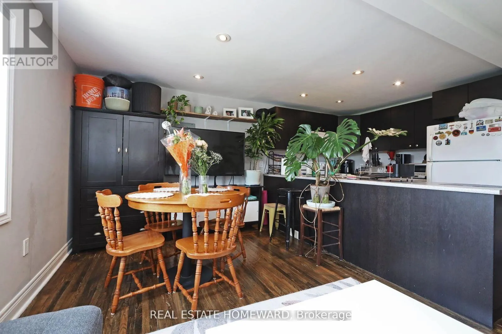 156 ROYAL YORK ROAD