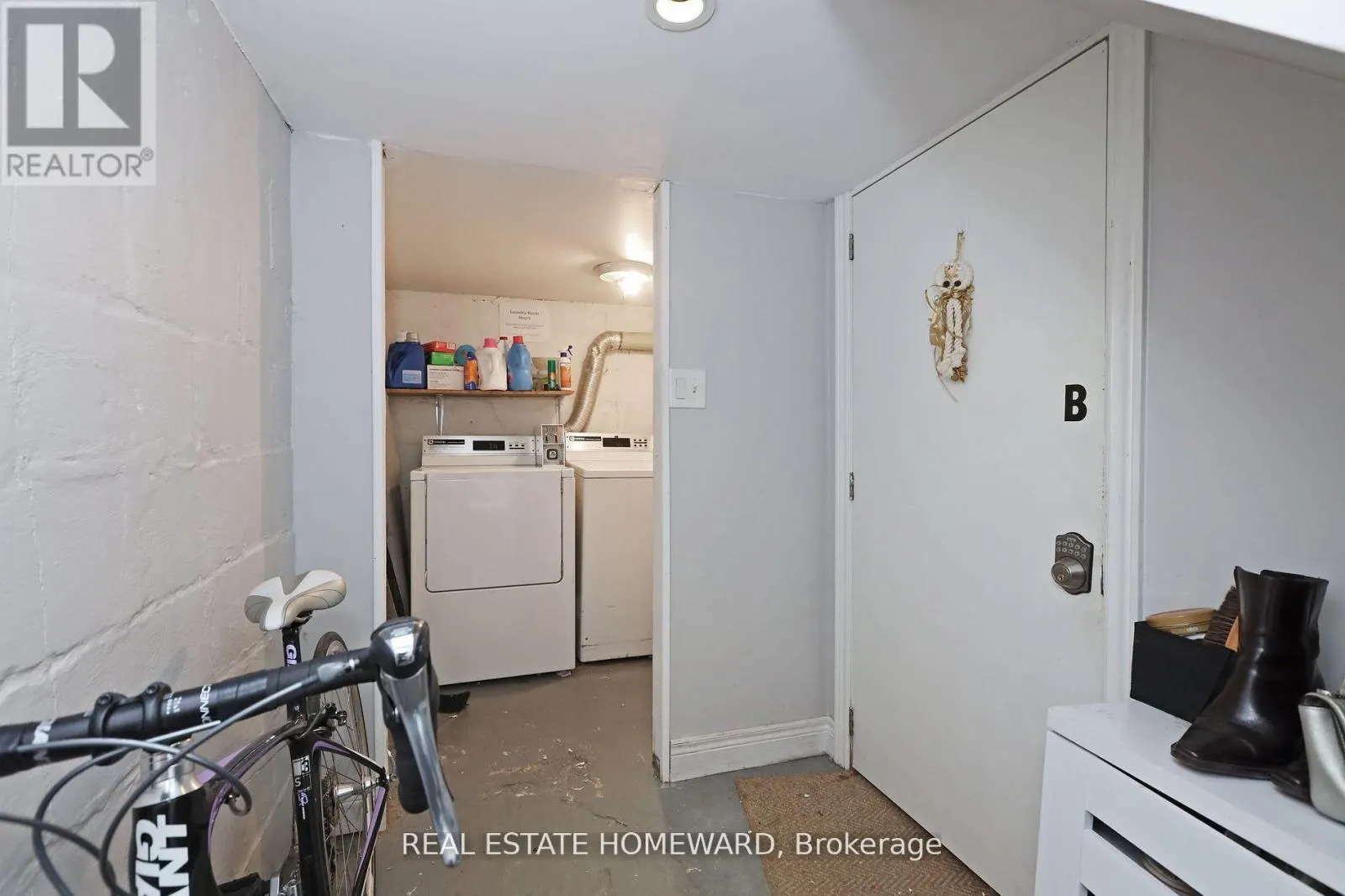 156 ROYAL YORK ROAD
