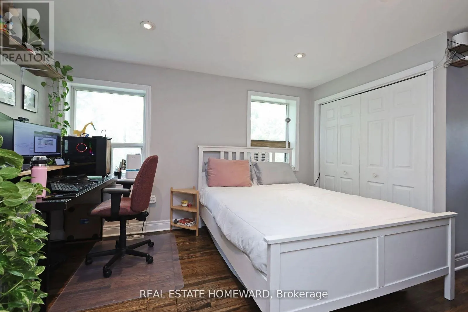 156 ROYAL YORK ROAD