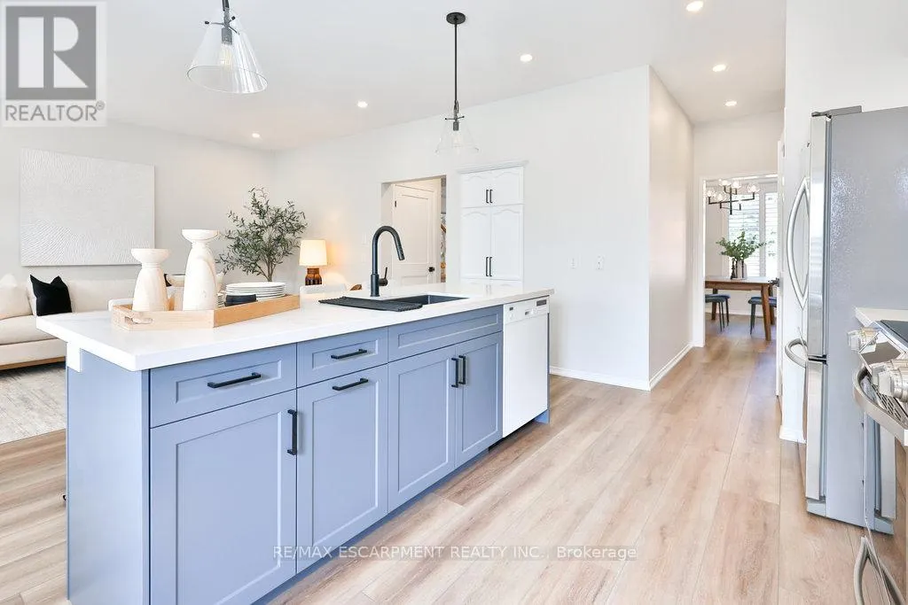 2588 CASTLE HILL CRESCENT