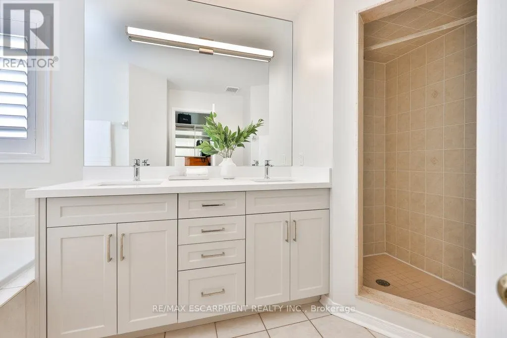 2588 CASTLE HILL CRESCENT