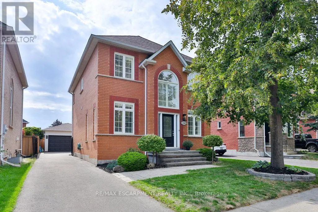 2588 CASTLE HILL CRESCENT