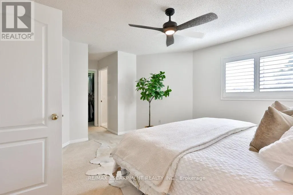 2588 CASTLE HILL CRESCENT