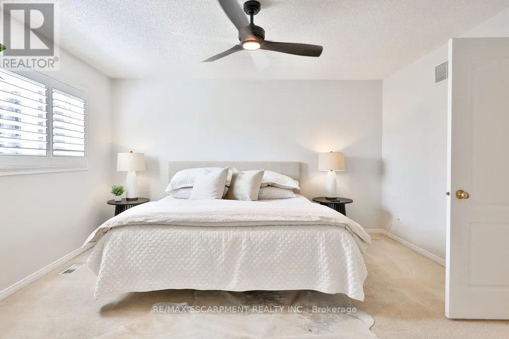 2588 CASTLE HILL CRESCENT