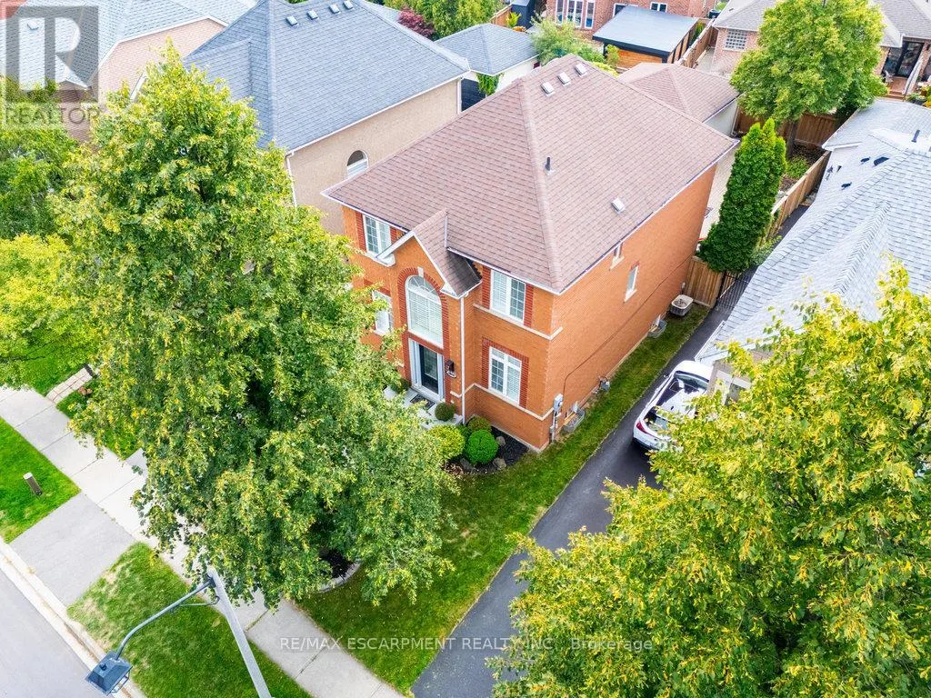 2588 CASTLE HILL CRESCENT