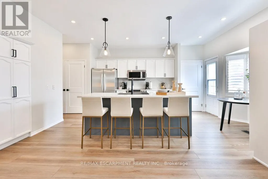 2588 CASTLE HILL CRESCENT