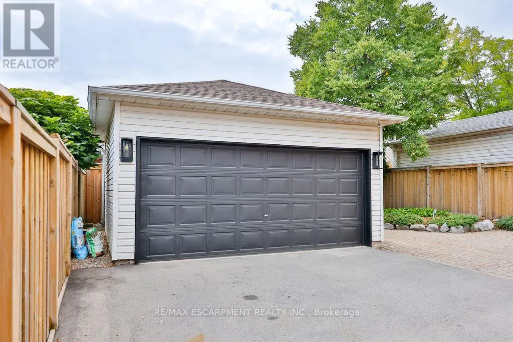 2588 CASTLE HILL CRESCENT