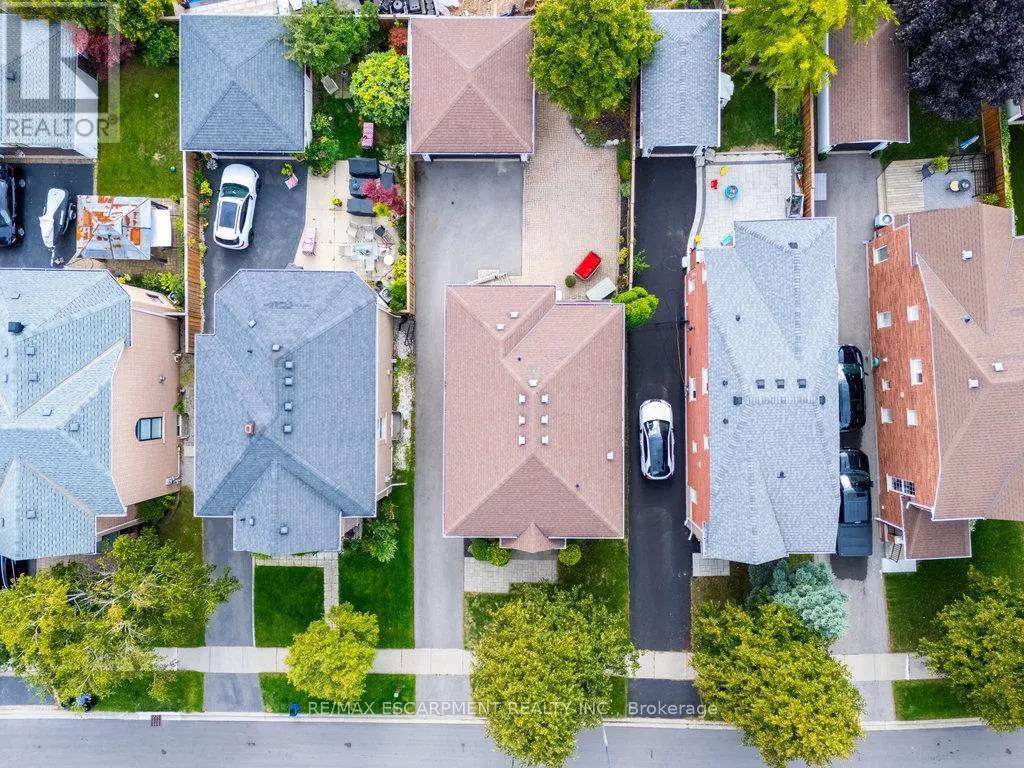 2588 CASTLE HILL CRESCENT