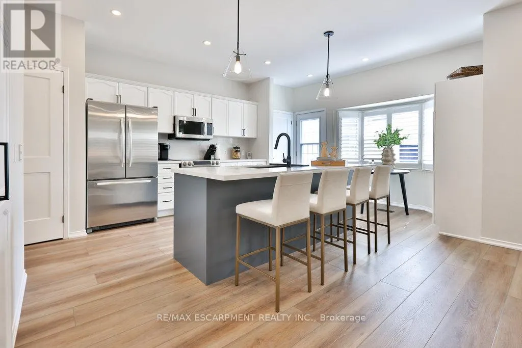 2588 CASTLE HILL CRESCENT