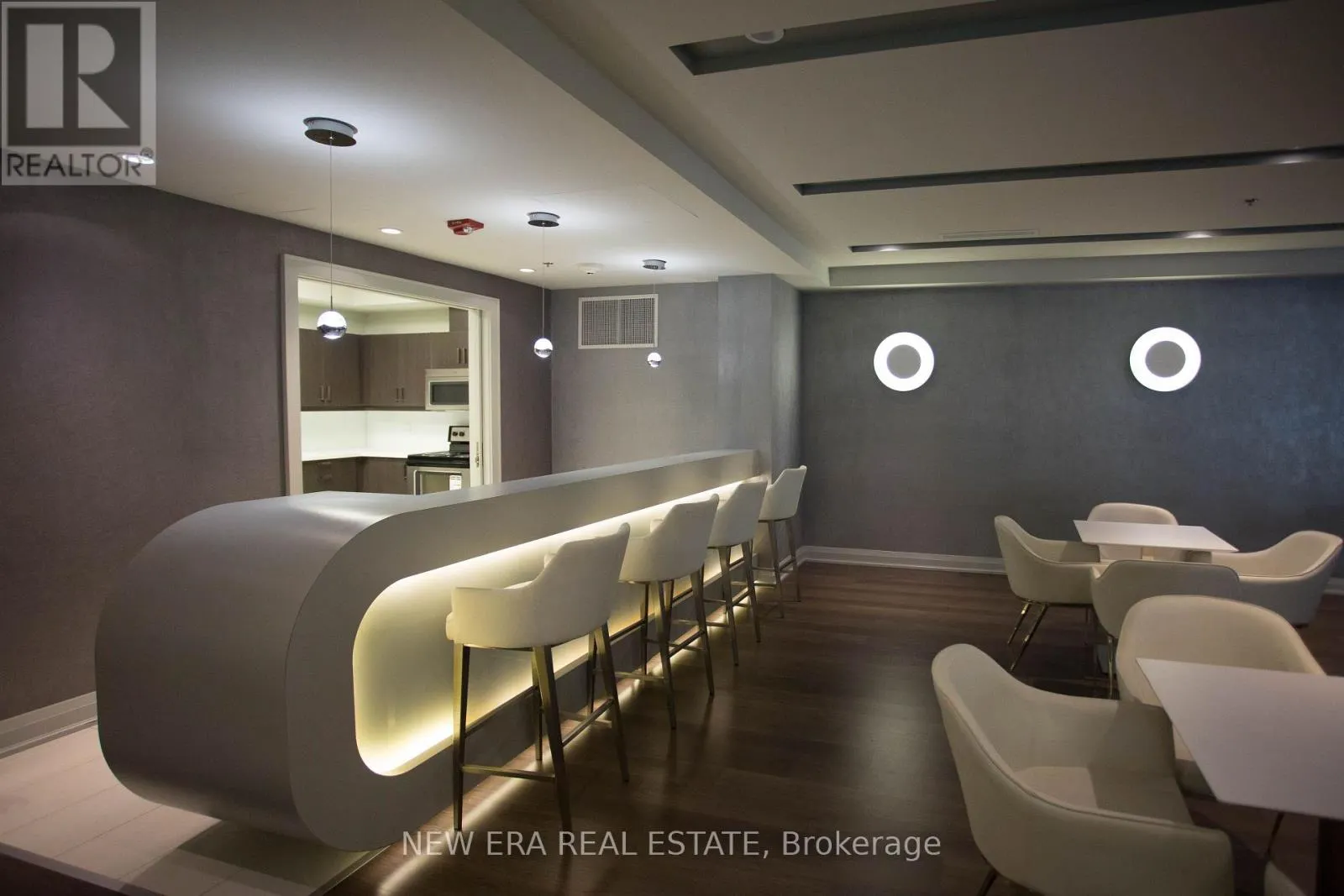 204 - 80 ESTHER LORRIE DRIVE