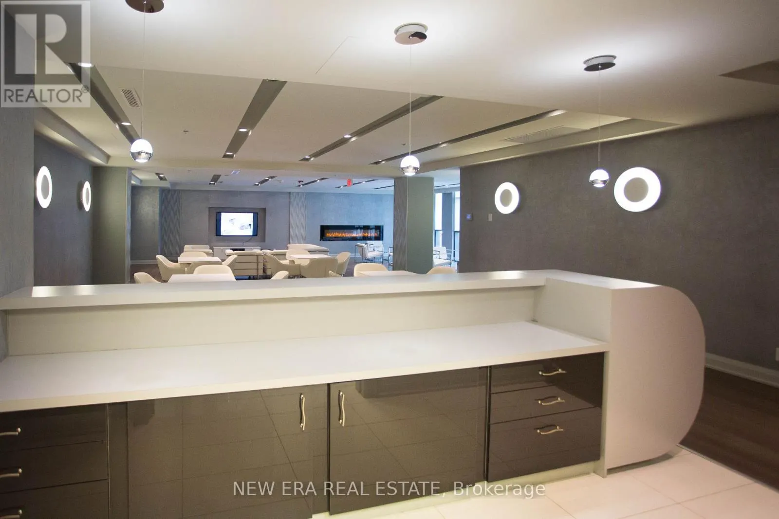 204 - 80 ESTHER LORRIE DRIVE